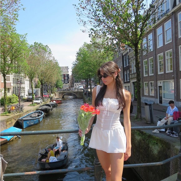 Meet your Posher, Danielle - Picture 1 of 1